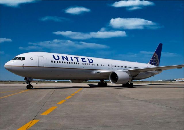 United Airlines увеличила прибыль и запустила выкуп акций