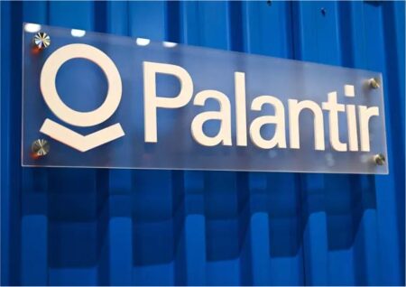 Palantir укрепляет позиции благодаря крупному военному контракту